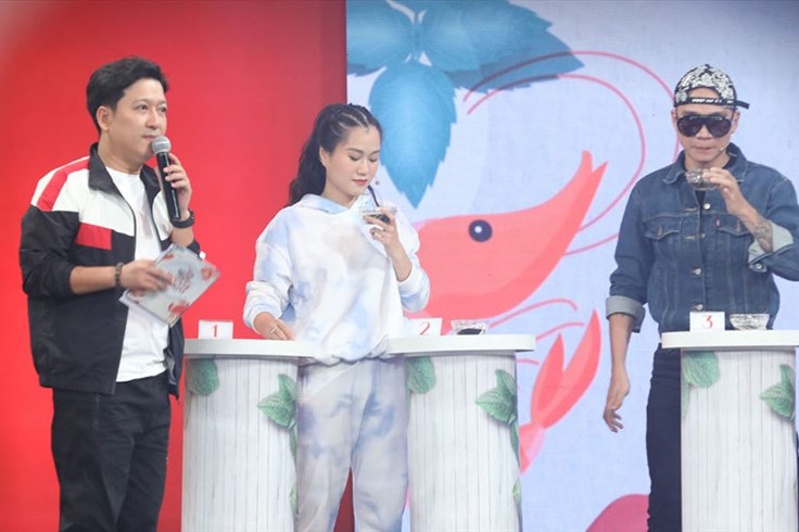 HLV Wowy và dàn thí sinh "Rap Việt" đổ bộ "Bếp vui bùng vị" HLV Wowy và dàn thí sinh "Rap Việt" đổ bộ "Bếp vui bùng vị"