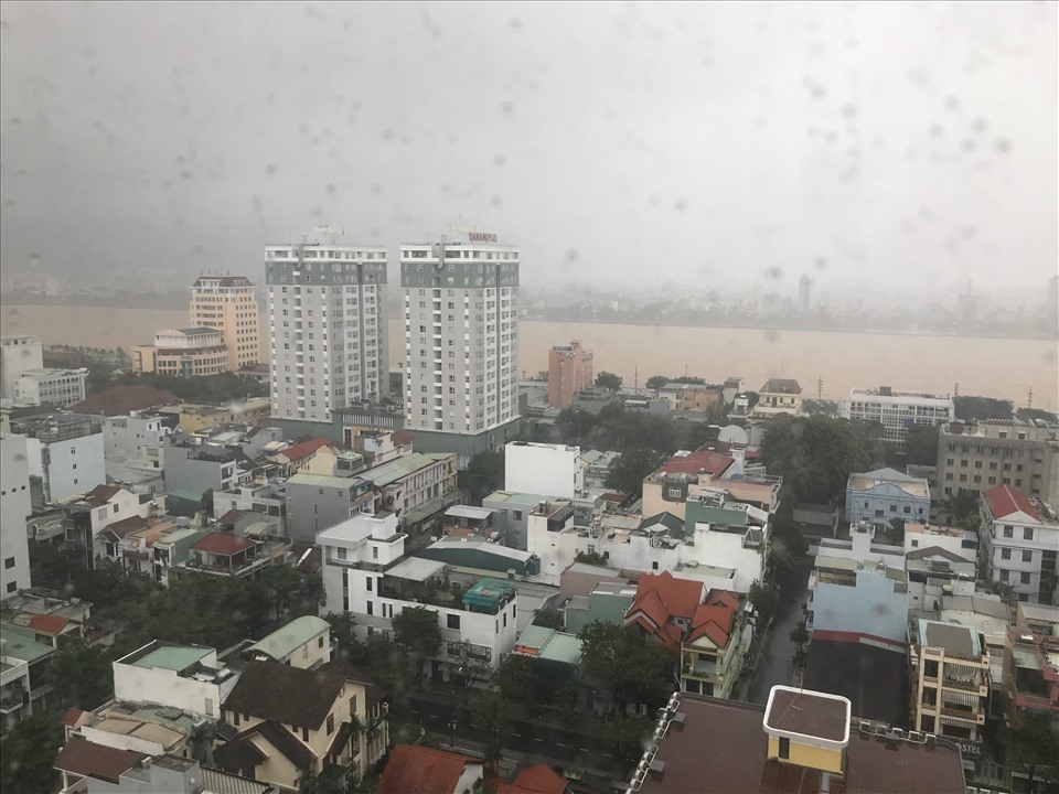 Đà Nẵng mưa nhỏ và yên ắng trước bão