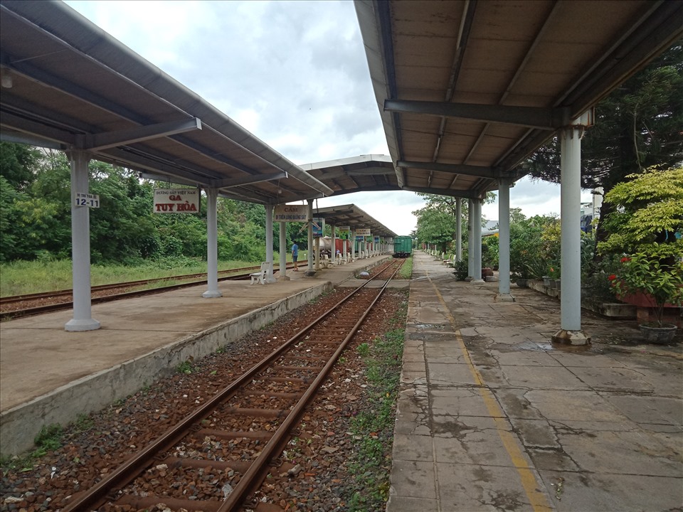 Một số đoàn tàu dừng ở ga Tuy Hòa.