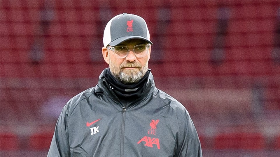 Klopp cần thể hiện tài thích nghi. Ảnh: Sky Sports.
