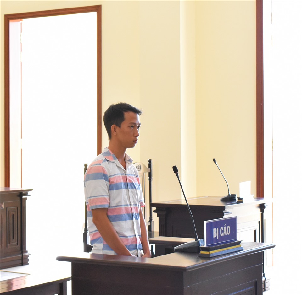 Bị cáo Trịnh Thanh Sang bị tòa án nhân dân TP.Cần Thơ tuyên án 1 năm 6 tháng tù về tội vi phạm quy định về tham gia giao thông đường bộ. Ảnh: Thành Nhân