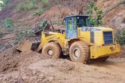 Sạt lở Nam Trà My: Dự kiến thông đường tới hiện trường vào trưa nay