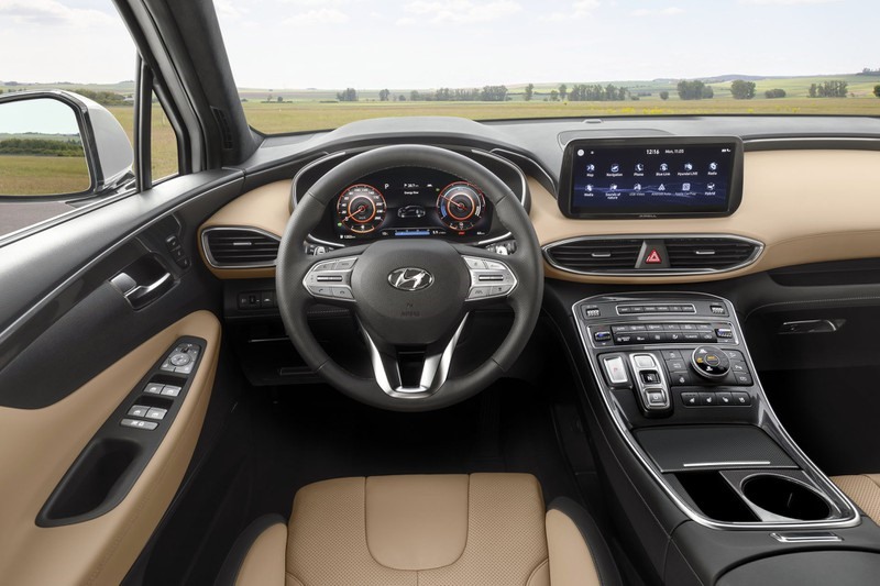 Màn hình hỗ trợ kết nối CarPlay không dây của Huyndai Santa Fe. Ảnh: Huyndai Việt Nam