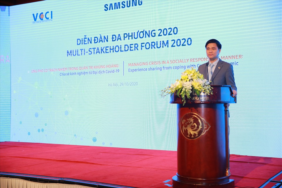 Phó Chủ tịch Tổng LĐLĐVN Ngọ Duy Hiểu phát biểu tại diễn đàn. Ảnh: Hà Anh