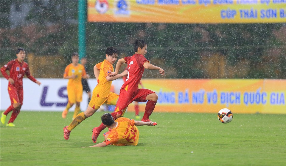 Thành phố Hồ Chí Minh I vẫn đang chứng tỏ bản lĩnh nhà vô địch với những cầu thủ chất lượng và đồng đều. Ảnh: Đông Đông