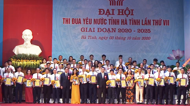 Vinh danh 61 cá nhân. Ảnh: TT.