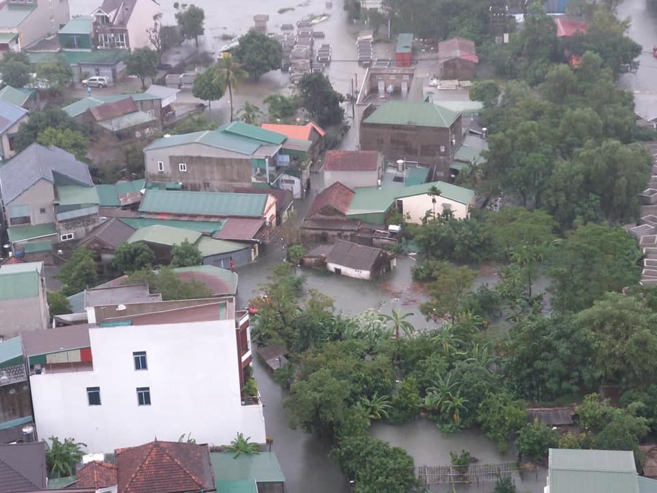 Khu dân cư khối 13 phường Bến Thủy-TP Vinh chìm trong biển nước. Ảnh: Kim Thoa