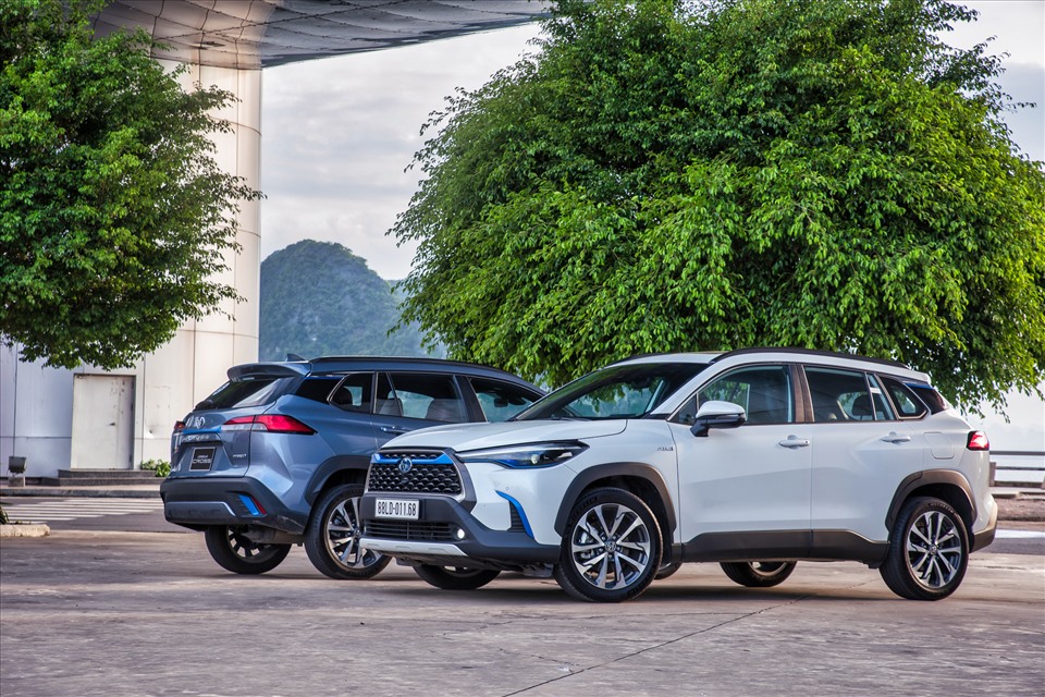 Trải nghiệm thực tế cho thấy dòng xe này có khả năng vận hành khá êm ái, tăng tốc khá tốt. Tuy nhiên, khả năng cách âm ở tốc độ cao còn có phần hạn chế.