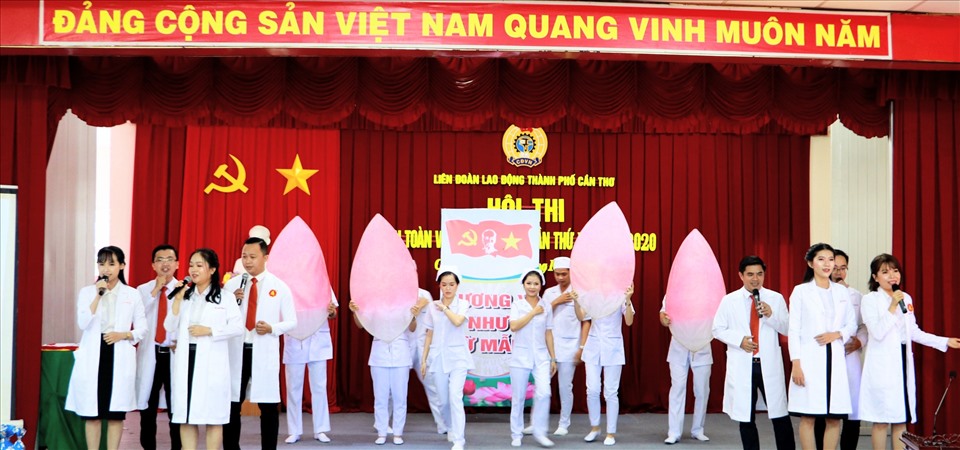 Đội Công đoàn ngành Y tế TP.Cần Thơ tham dự hội thi an toàn vệ sinh viên giỏi. Ảnh: Kim Điều