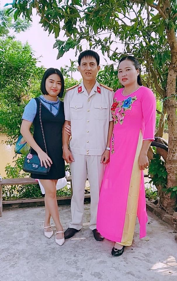 Nguyễn Thị Diệp và bố mẹ thời điểm đã đi làm tại Bệnh viện Quân y 103.