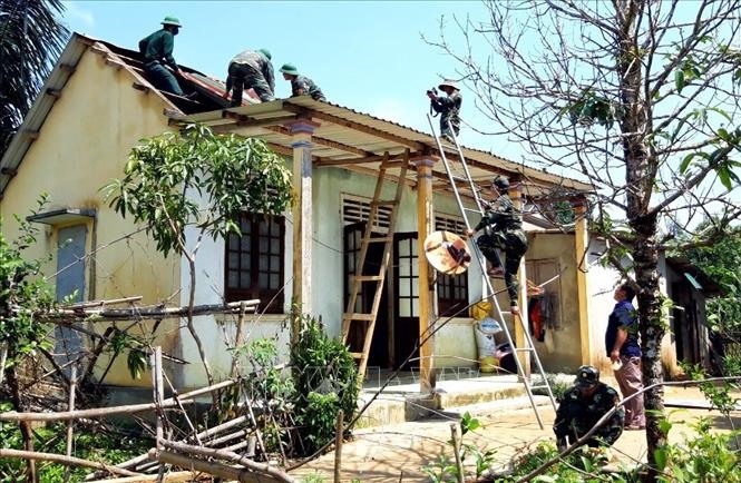 Nếu bạn coi lương một ngày công là không đáng kể nhưng cuối cùng tổng kết lại sẽ khiến bạn phải bất ngờ. Ảnh: TTXVN