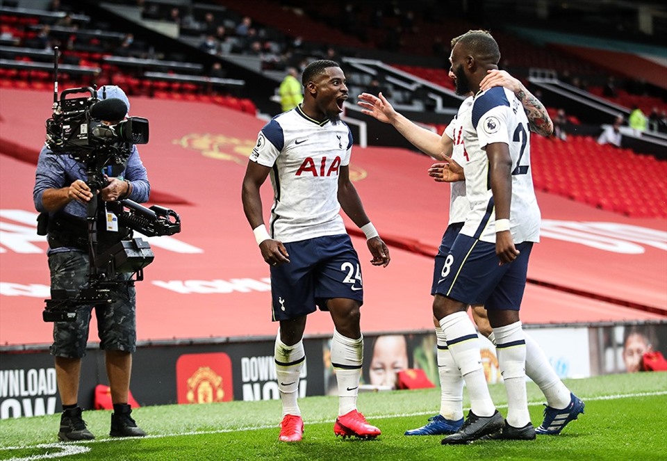 Son, Aurier, Kane và Ndombele ghi 5 bàn cho Spurs sau 51 phút. Ảnh: Bleacher.