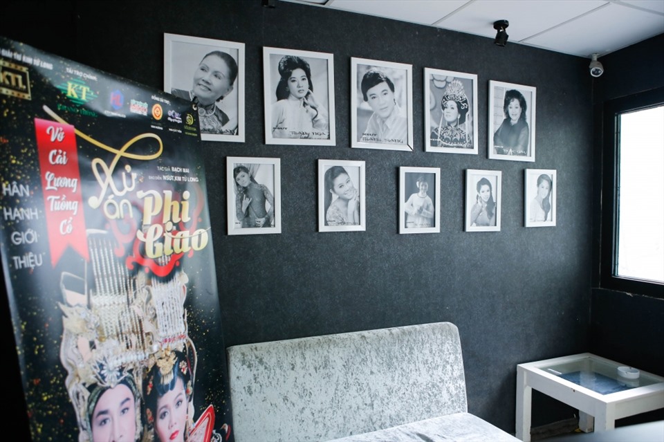 Khu trang trí tranh ảnh. Ảnh: MCV
