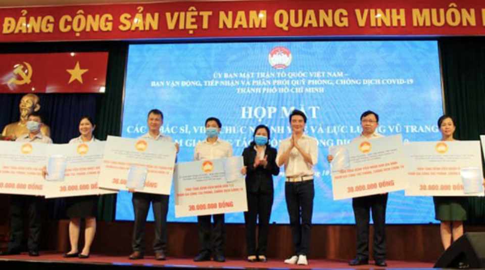 TPHCM khen thưởng các cá nhân, tổ chức tham gia gia phòng chống dịch COVID-19. Ảnh: N.L TPHCM khen thưởng các cá nhân, tổ chức tham gia gia phòng chống dịch COVID-19. Ảnh: N.L
