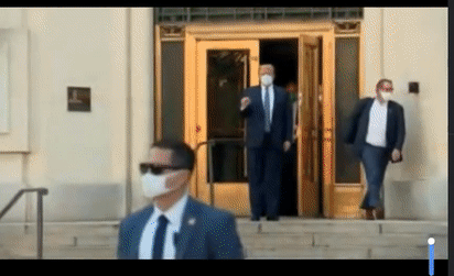 Tổng thống Donald Trump xuất viện. Nguồn: Fox News.
