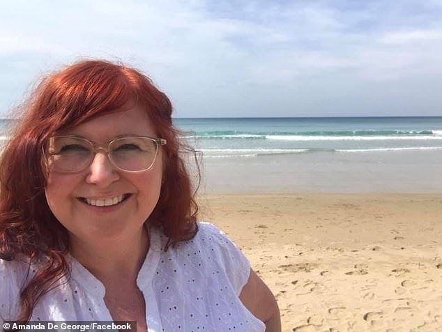 Bà Amanda De George ở Australia là người có công phát hiện ra con nhện kì lạ chưa từng được biết đến tại sân sau nhà. Ảnh: Daily Mail