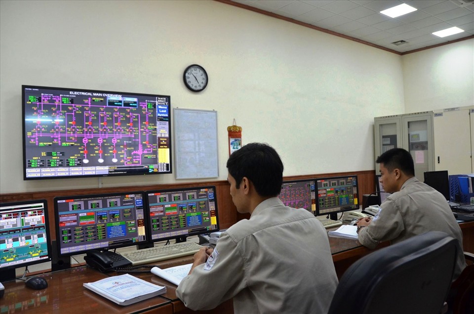 Vận hành xả lũ hồ Tuyên Quang. Ảnh: Bùi Xuân Tiến