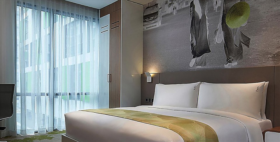 Phòng cách ly sạch đẹp tại khách sạn Holiday Inn, TP HCM. Ảnh: Holiday Inn.
