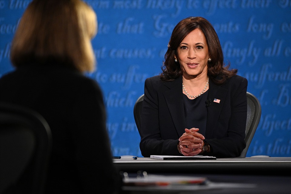 Bà Kamala Harris trong cuộc tranh luận. Ảnh: AFP