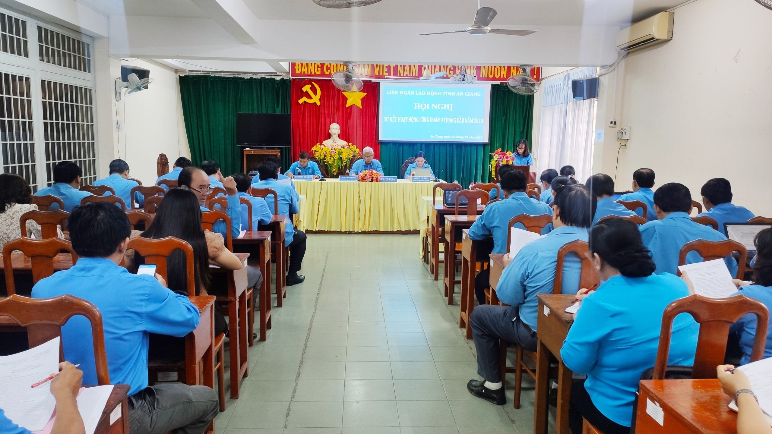 Quang cảnh hội nghị. Ảnh: Cẩm Tú