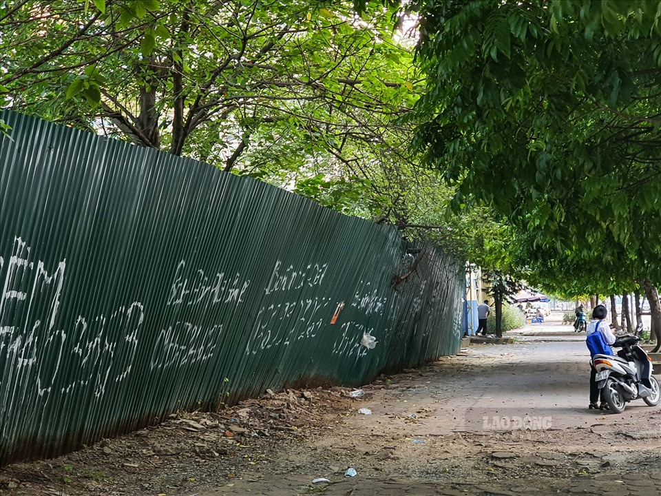 Dự kiến sẽ hoàn thành và đưa vào sử dụng vào quý IV/ 2018, tuy nhiên đến nay công trình này vẫn chưa được phát huy đúng công năng. Quanh dự án được chủ đầu tư quây tôn, tuy nhiên đây lại là địa điểm bị người đi đường thường xuyên phóng uế gây mất mỹ quan.