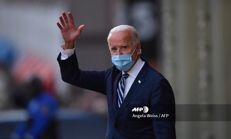 Ngày 7.11, nhiều hãng thông tấn lớn tuyên bố ông Joe Biden là Tổng thống đắc cử. Tuy nhiên, Tổng thống Donald Trump vẫn chưa chấp nhận thua cuộc và từ chối kí các tài liệu cần thiết để chính thức bắt đầu quá trình chuyển giao quyền lực. Ông Trump vẫn liên tục cập nhật trên trang cá nhân những cáo buộc gian lận và đang tiếp tục theo đuổi những chính sách pháp lý. Ảnh: AFP