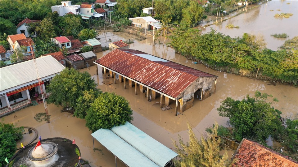 Một