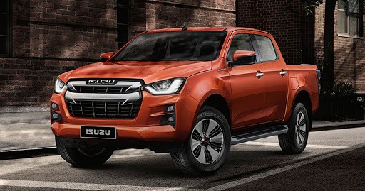 Isuzu D-Max là cái tên đã quen thuộc trong bảng xếp hạng này. Trong tháng 9 mẫu xe này đứng ở vị trí thứ 8 với số lượng xe bán ra là 24 chiếc. Đến tháng 10 vừa qua, mẫu xe tiếp tục giảm doanh số xuống còn 5 xe, lên vị trí thứ 3 trong bảng xếp hạng. Giá cả cũng là lí do khiến mẫu xe bán tải của Isuzu ở trong tình trạng “ế ẩm“. D-Max có 4 phiên bản và mức giá dao động từ 595 - 759 triệu đồng.