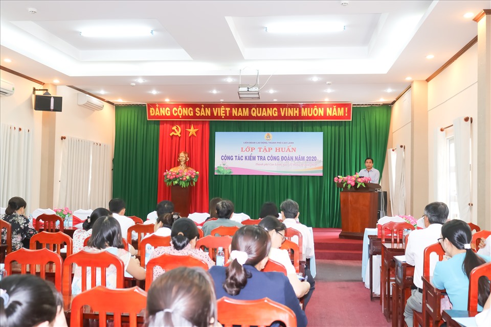 Quang cảnh lớp tập huấn nghiệp vụ công tác kiểm tra, giám sát CĐCS. Ảnh: HL