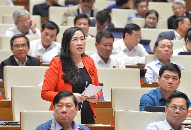 Đại biểu Nguyễn Thị Thủy - Đoàn đại biểu Quốc hội tỉnh Bắc Kạn, phát biểu tại phiên thảo luận. Ảnh QH