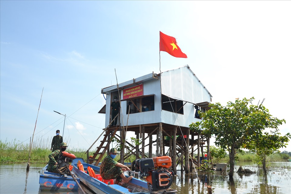 Chốt kiểm soát biên giới của Bộ đội biên phòng trên biên giới An Giang. Ảnh: LT