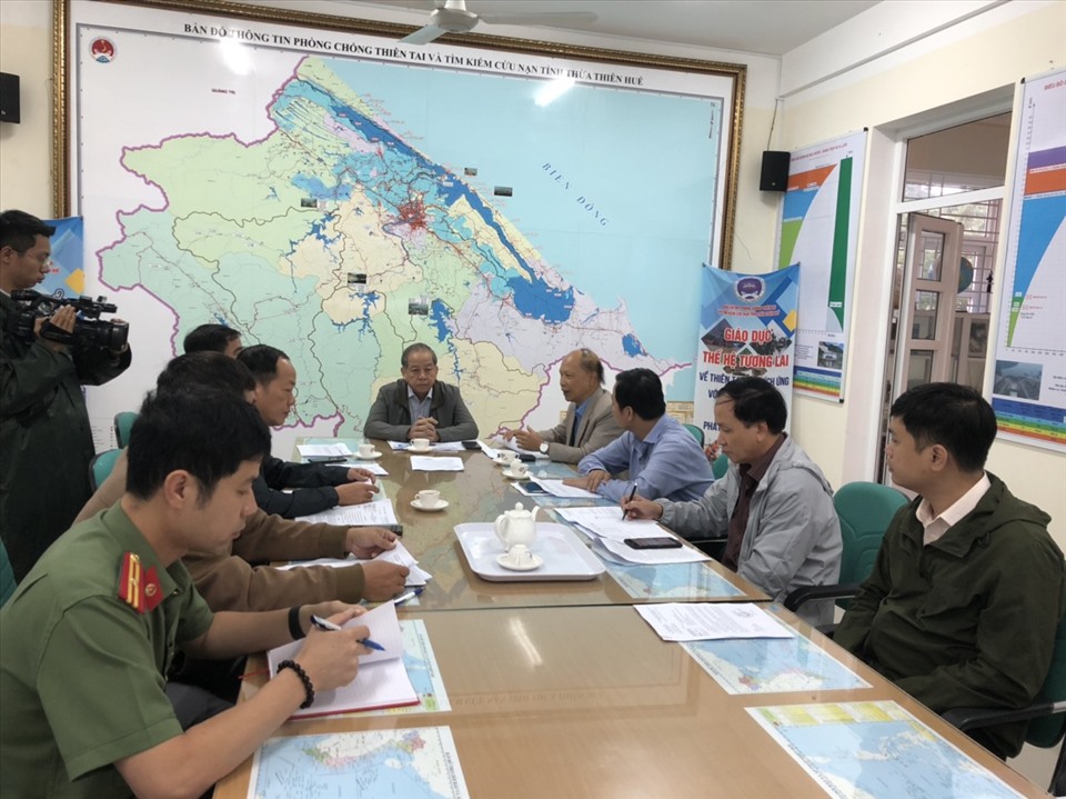 Chủ tịch UBND tỉnh Thừa Thiên Huế Phan Ngọc Thọ chủ trì cuộc họp. Ảnh: PĐ.