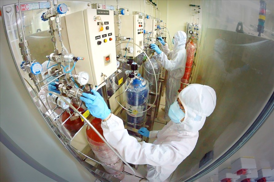 Nghiên cứu khoa học tại Đại học Quốc gia TPHCM. Ảnh: Đức Lộc