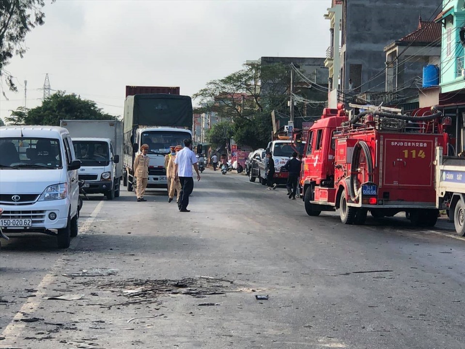 Hiện đám cháy đã được dập tắt, đường đã được thông. Ảnh: CTV