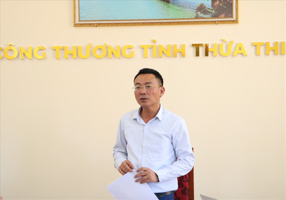 Ông Tô Xuân Bảo - Phó Cục trưởng Cục Kỹ Thuật an toàn và Môi trường công nghiệp phát buổi tại buổi làm việc. Ảnh: P. Đạt.