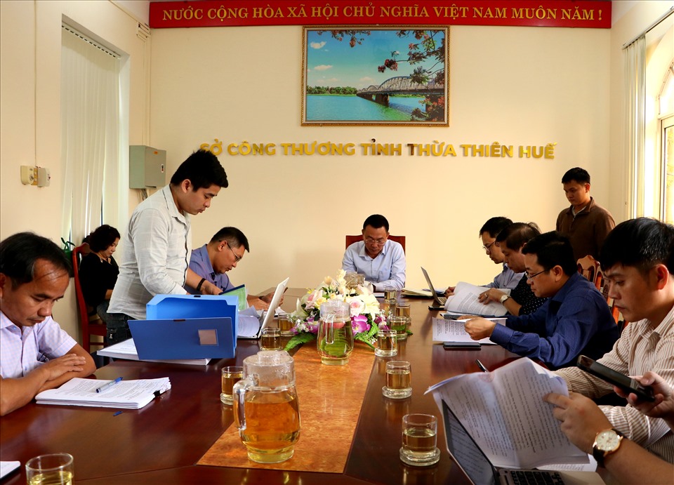 Quang cảnh buổi làm việc. Ảnh: P.Đạt.