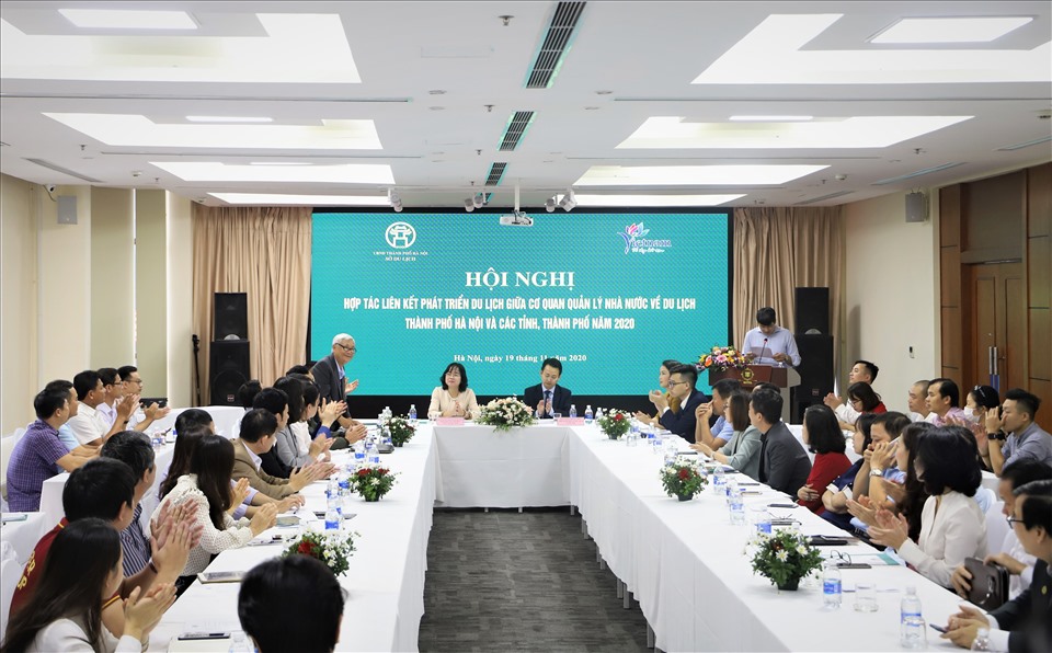 Toàn cảnh Hội nghị đánh giá công tác hợp tác du lịch giữa Thủ đô và các tỉnh, thành. Ảnh: Ngọc Linh.