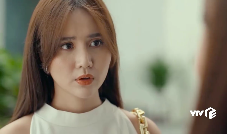 Thu (Huyền Lizzie) tới gặp Lan (Lan Phương) - bạn thân của Nguyệt để nhờ giúp đỡ tìm chị gái.
