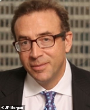 Ông Michael Cembalest, chuyên gia của J.P. Morgan Asset Management, đưa ra nhận định về cuộc đua vào Nhà Trắng của ông Trump và Biden vào thời điểm hiện tại. Ảnh: JP Morgan.