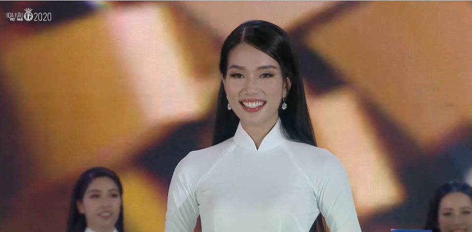 Á hậu 1 Phạm Ngọc Phương Anh.