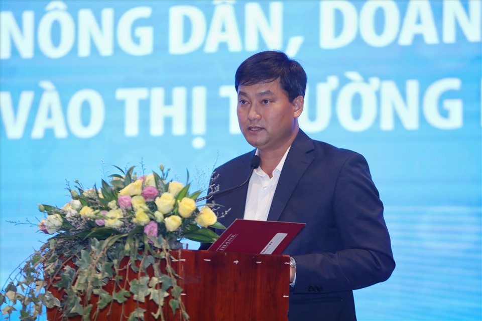 Phó Tổng Giám đốc Agribank Phạm Toàn Vượng phát biểu tại hội thảo. Ảnh: Tô Thế