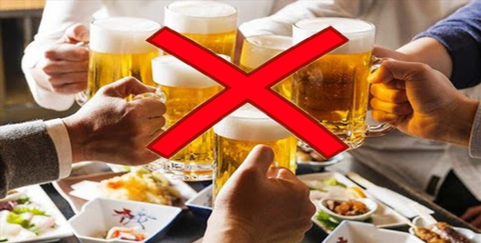 Top thực phẩm làm bạn già đi nhanh chóng 6 Tránh xa bia, rượu và đồ uống có cồn nếu bạn không muốn già trước tuổi.