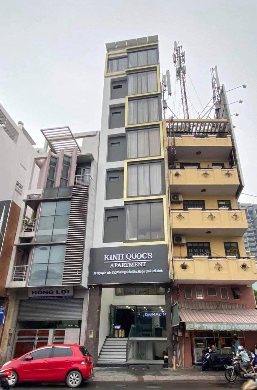“Cuối cùng thì văn phòng của mình cũng xong. Anh em, bạn bè có chỗ casting, tụ tập rồi”.