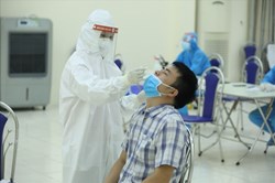 4 ca mới mắc COVID-19, trong đó có 2 chuyên gia người Ấn Độ