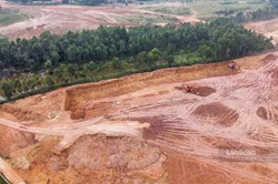 Vĩnh Phúc: "Đất tặc" vẫn rầm rộ khai thác, cả quả đồi... mất tích
