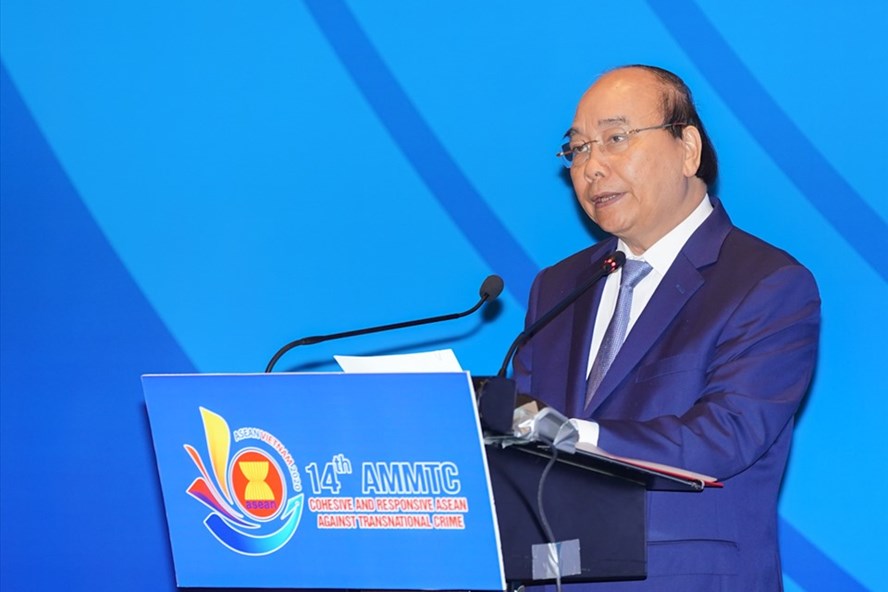 Thủ tướng Nguyễn Xuân Phúc phát biểu tại hội nghị. Ảnh: VGP.