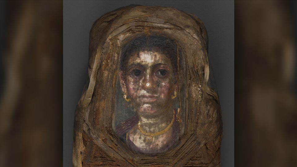 Xác ướp Ai Cập được gắn bên ngoài bởi chân dung người phụ nữ bí ẩn. Ảnh: Stuart R. Stock/Live Science