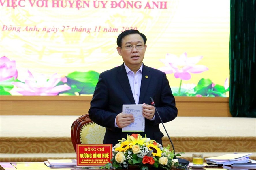 Bí thư Thành ủy Vương Đình Huệ phát biểu chỉ đạo tại buổi làm việc. Ảnh: Thành Chung