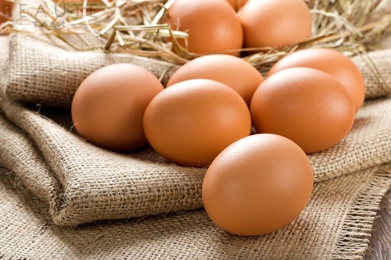 Trứng gà được coi là “thần dược” trong việc cải thiện chất lượng tinh trùng. Ảnh: Vinmec.com