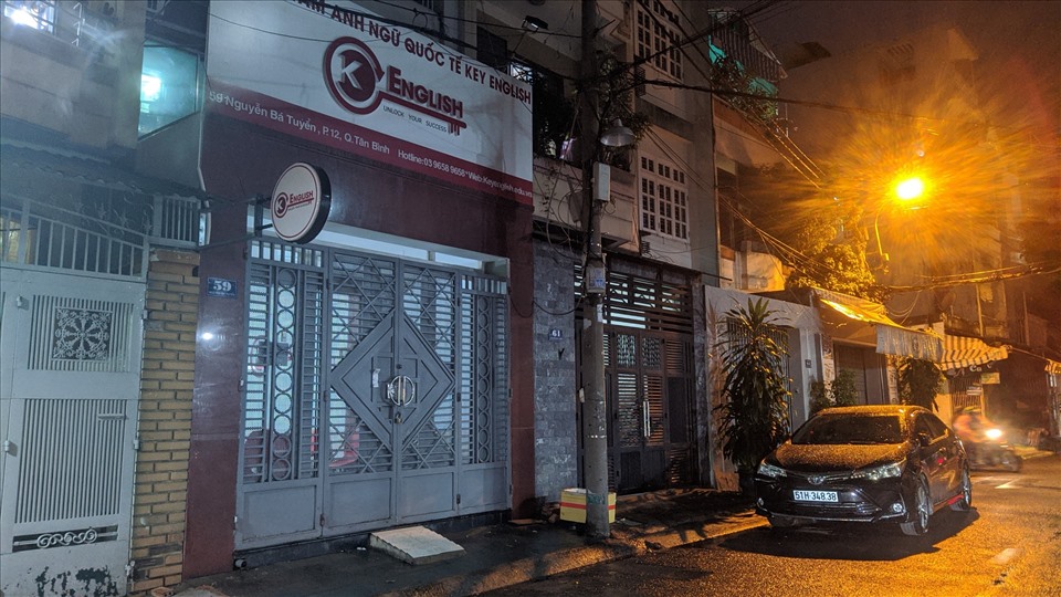 English Language Center on Nguyen Ba Tuyen Street (Tan Binh District, HCMC), where patients come to teach.  Photo: Anh Tu